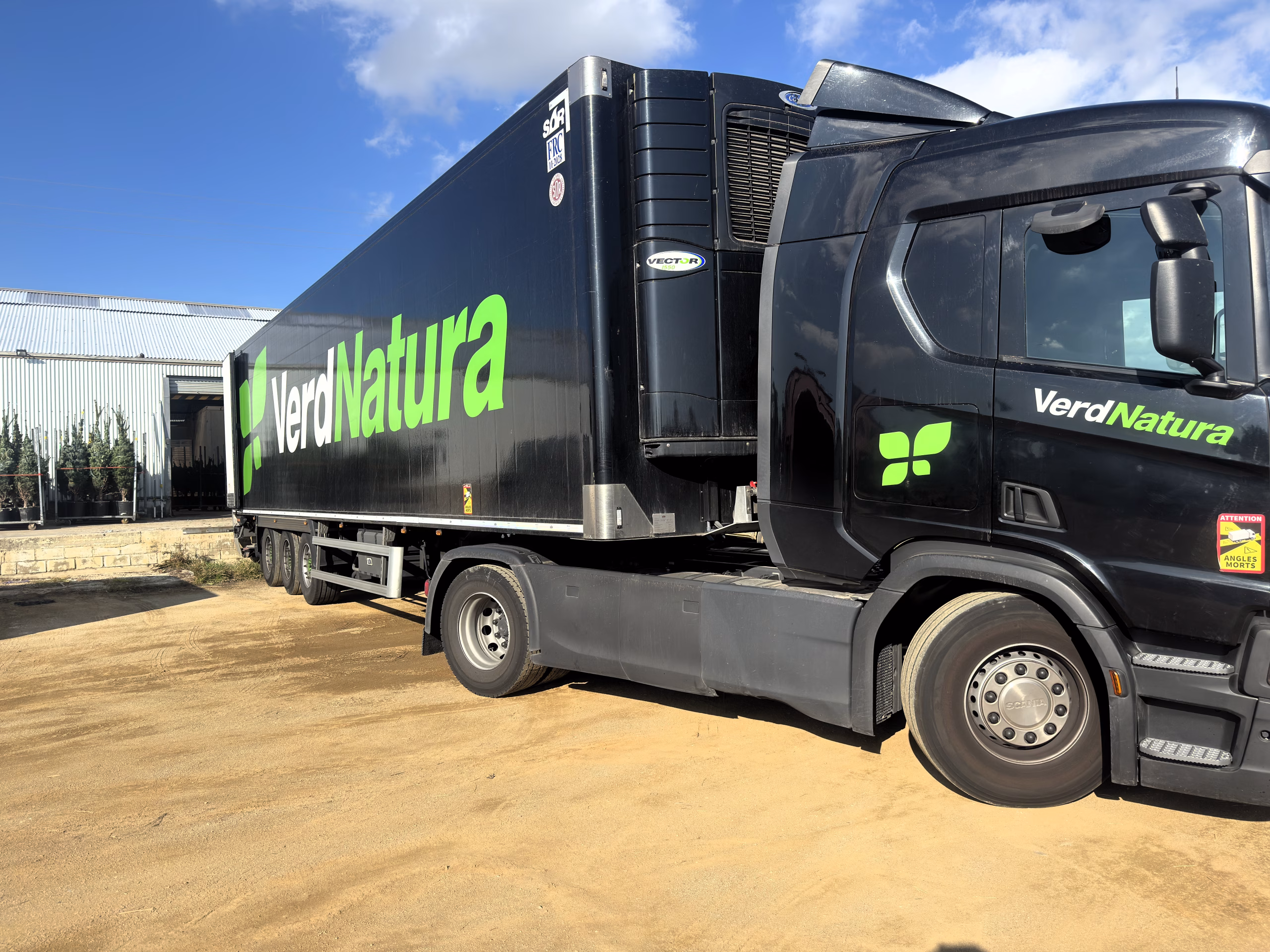 Distribución y Transporte juntos con VerdNatura